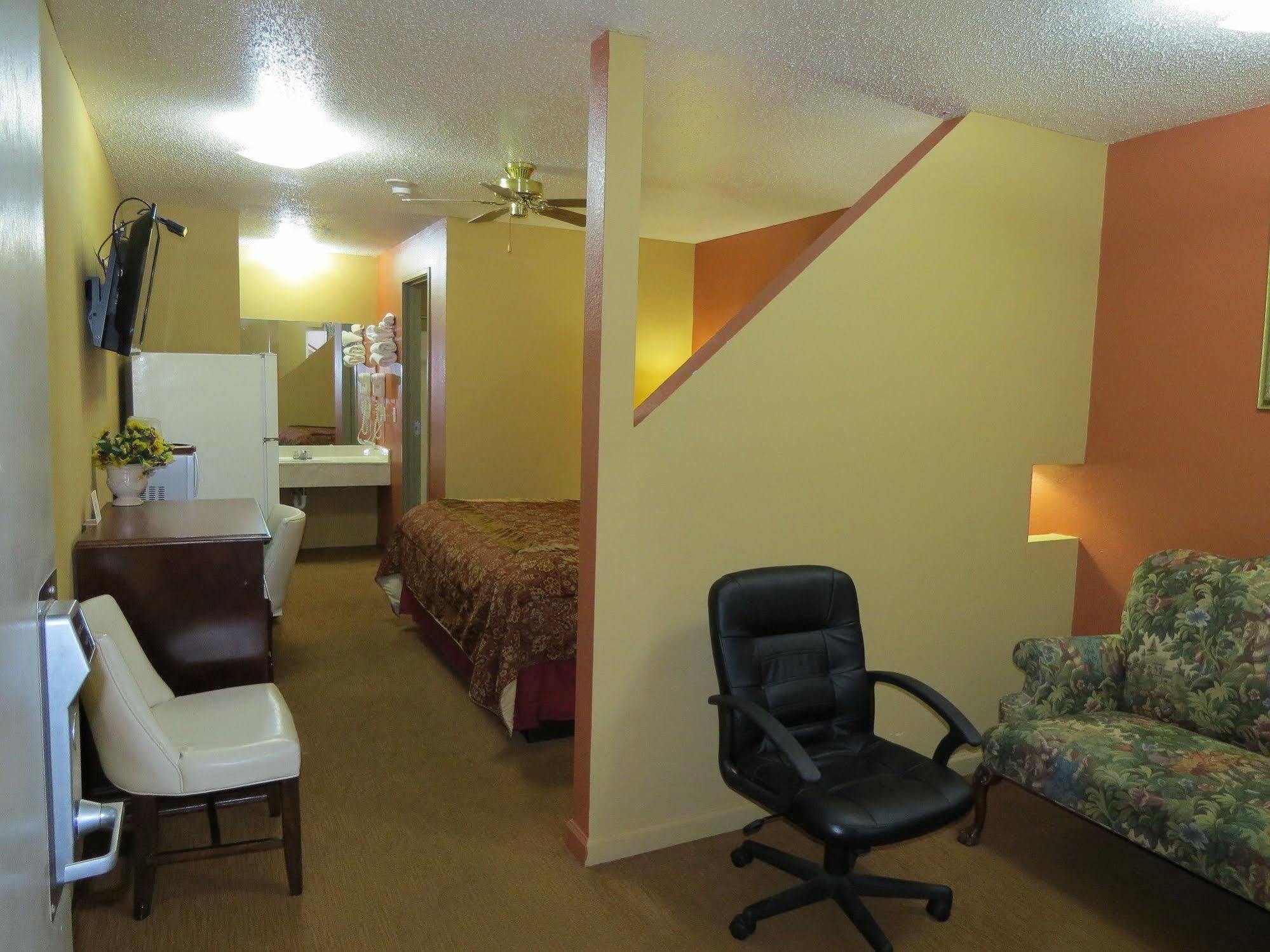 First Western Inn Caseyville Exteriör bild
