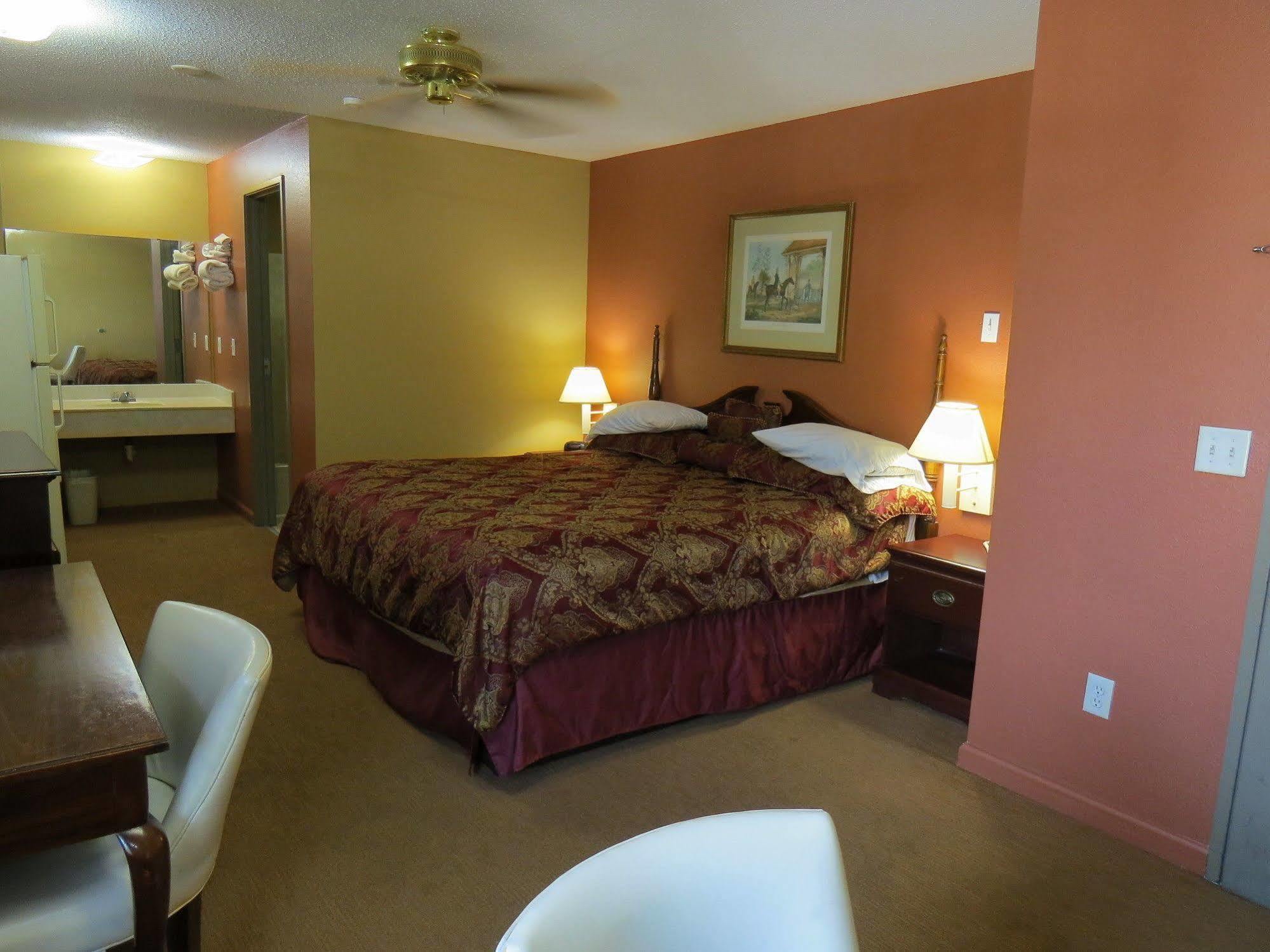 First Western Inn Caseyville Exteriör bild